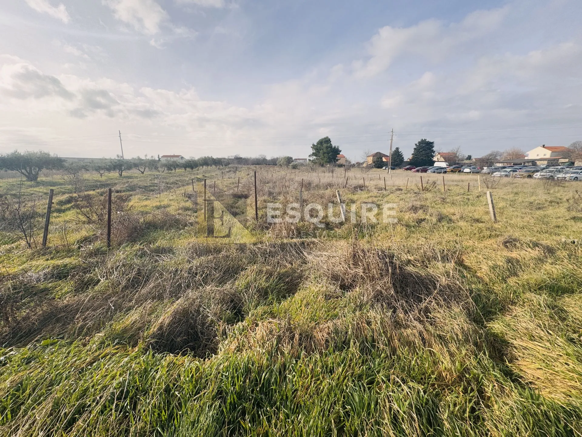 ZEMUNIK DONJI - građevinsko zemljište od 2.547 m² !!