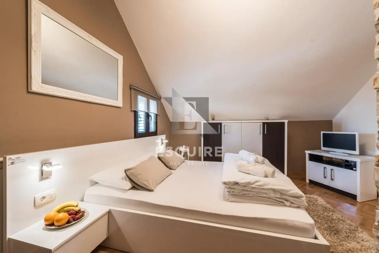 zadar - zgrada u centru stare jezgre grada sa 6 apartmana i 2 poslovna prostora - slika 21