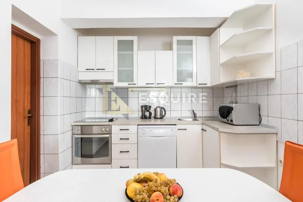 brač - sutivan - kuća sa dvije stambene jedinice i bazenom - 425m2 - slika 11
