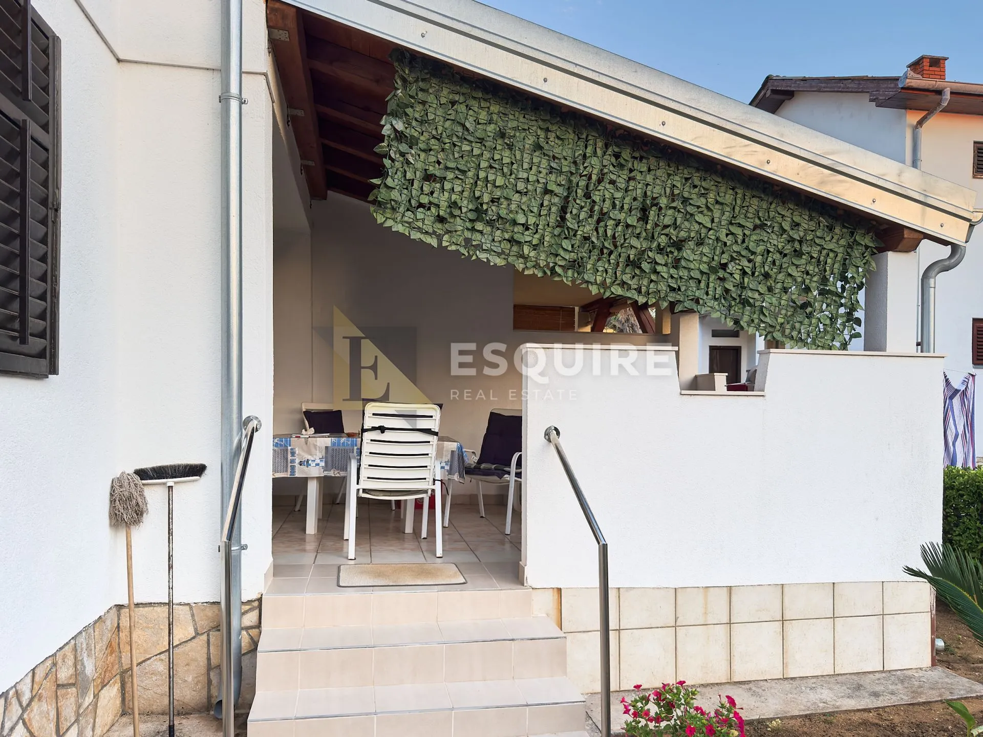 privlaka-sabunike, dvojna kuća s dva apartmana – 700 m od pješčane plaže!! - slika 5