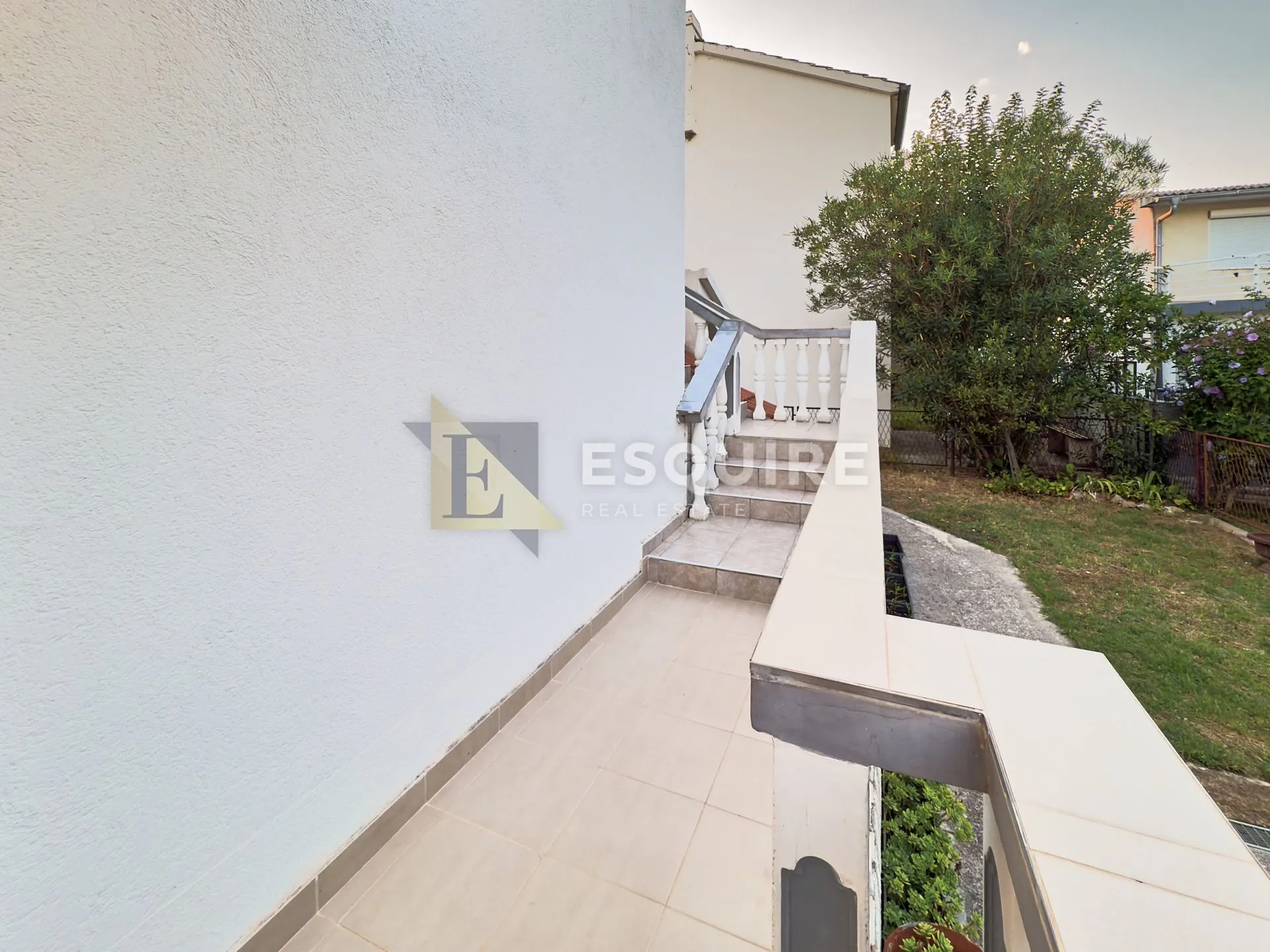 privlaka-sabunike, dvojna kuća s dva apartmana – 700 m od pješčane plaže!! - slika 4
