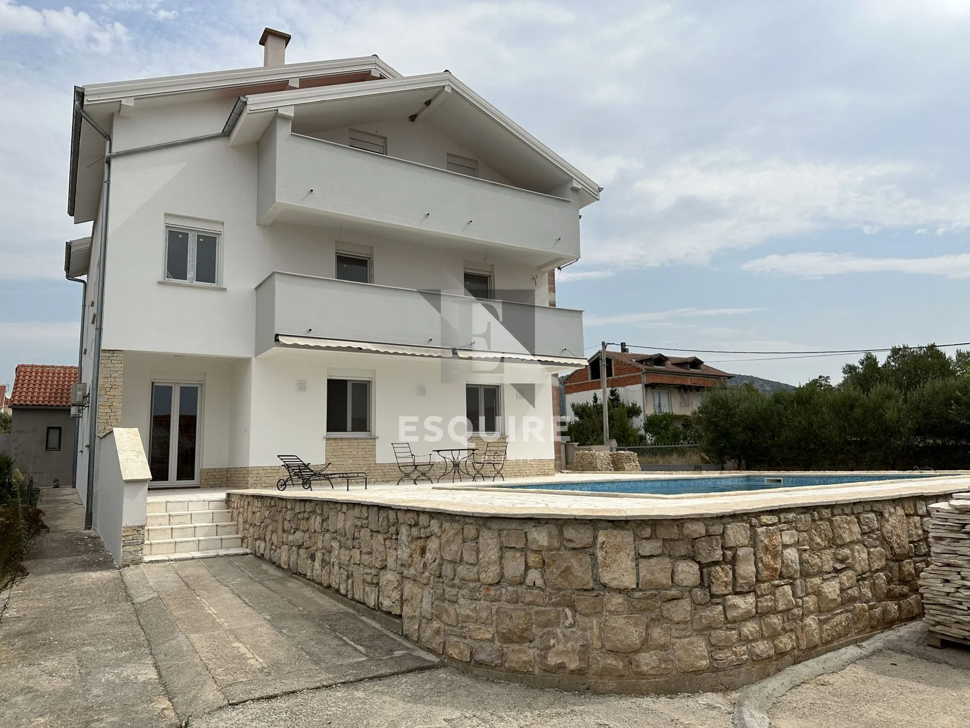 donja jagodnja - apartmanska kuća s bazenom - 540m2 - slika 36