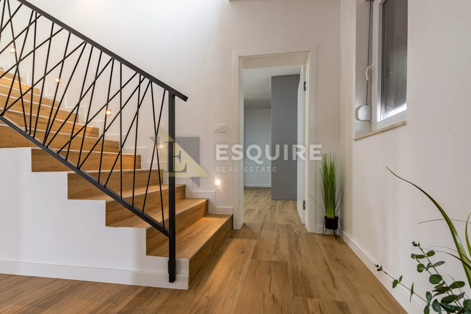 tinj - luksuzna villa s velikom okucnicom - slika 17