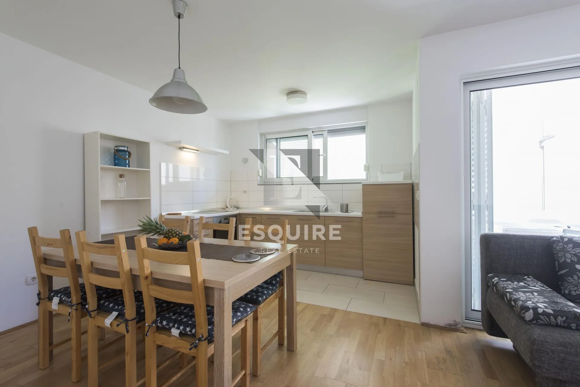 privlaka – namješten apartman u prizemlju s velikim vrtom, 90 m od mora!! - slika 5
