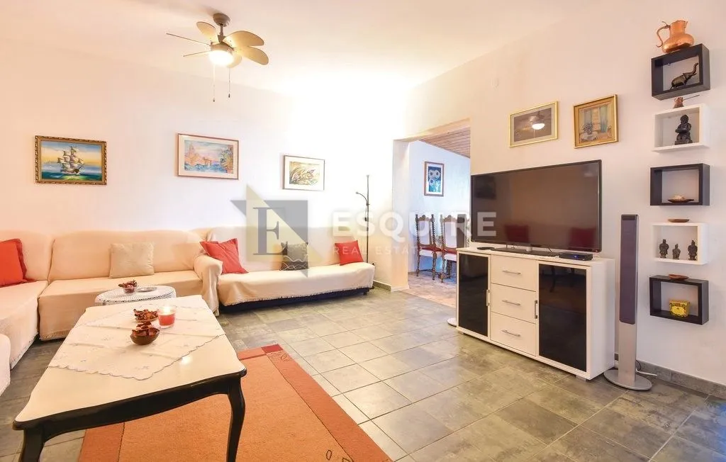 čiovo - slatine villa u prvom redu do mora - slika 13