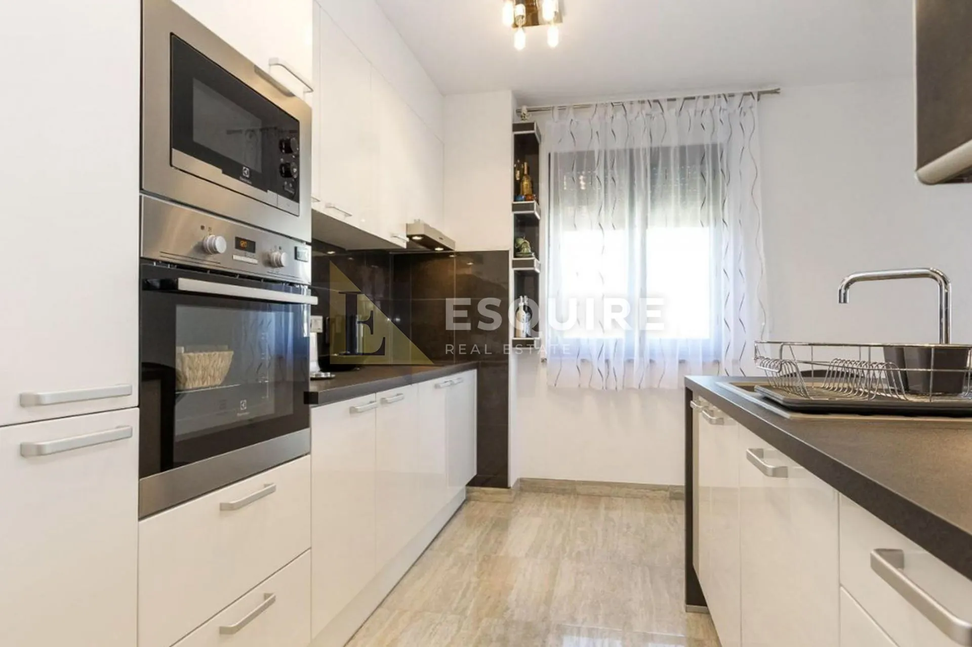 sukošan - kuća sa tri stana ukupne stambene površine - 345m2 - slika 33