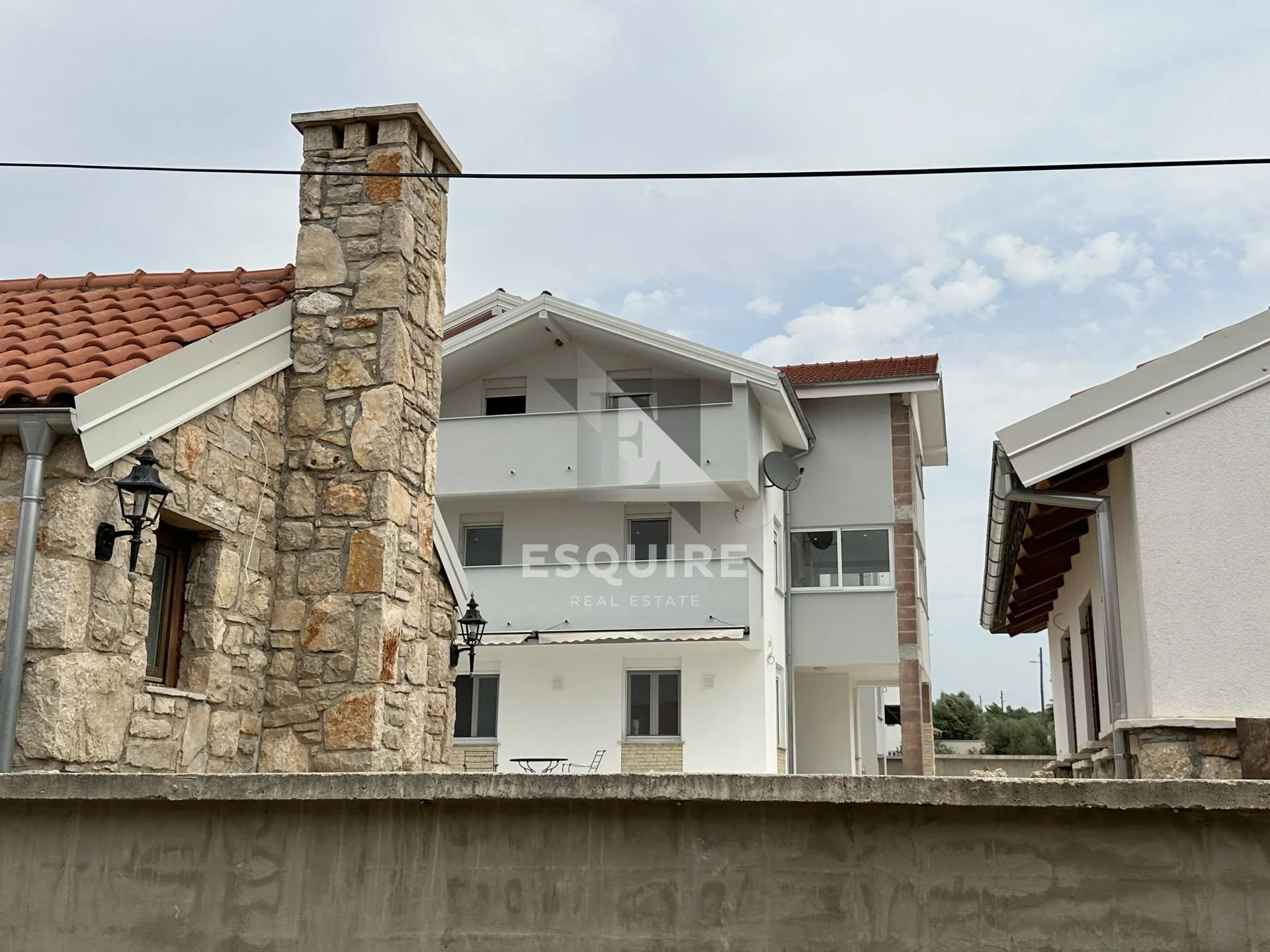 donja jagodnja - apartmanska kuća s bazenom - 540m2 - slika 28