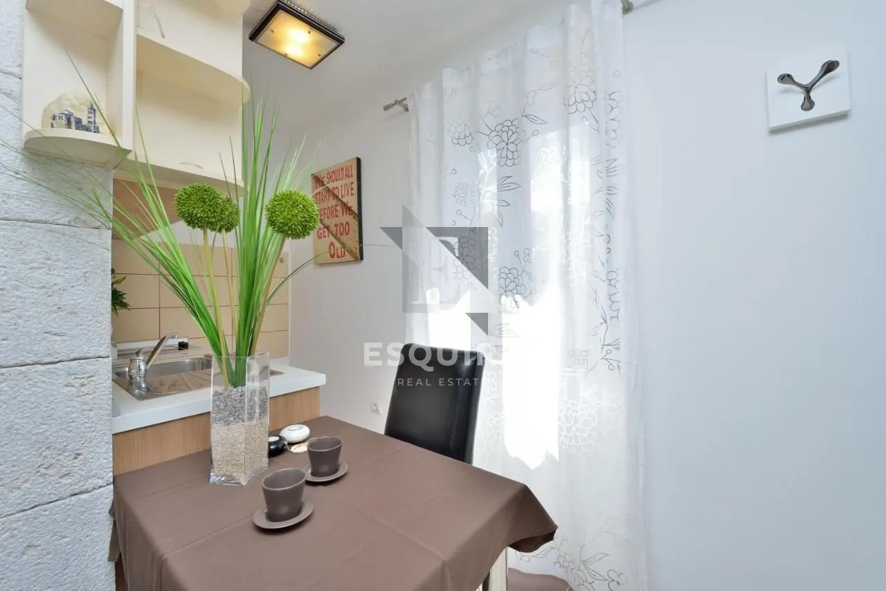 zadar - zgrada u centru stare jezgre grada sa 6 apartmana i 2 poslovna prostora - slika 10