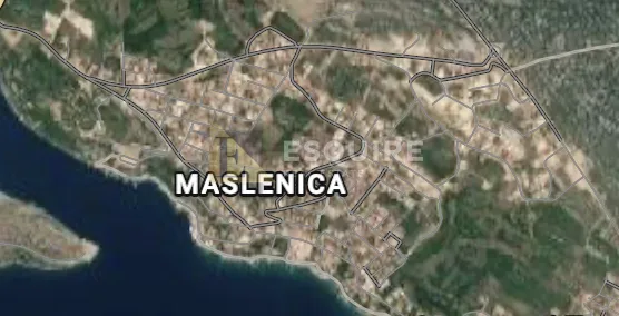 MASLENICA - Veliko građevinsko zemljište - 2100m2 - Maslenica, Jasenice