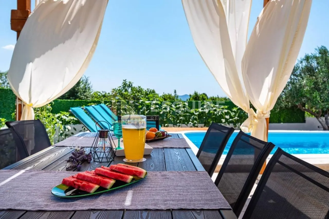 zadar - kuća sa bazenom i pogledom na terenu od 1200m2 - slika 21
