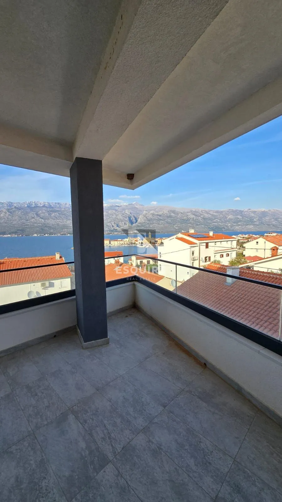 vinjerac - trosoban penthouse s krovnom terasom i panoramskim pogledom na more!! - slika 1