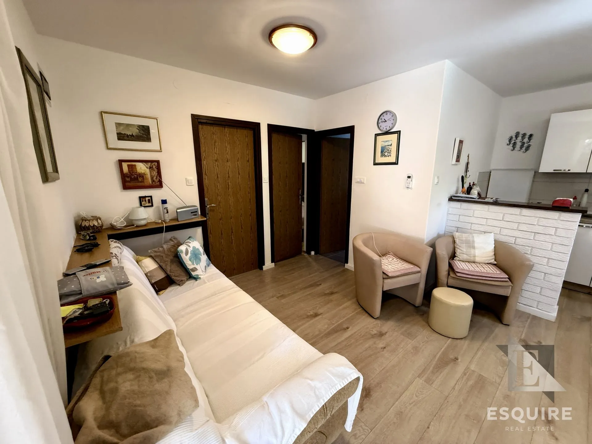 privlaka – škrapavac, namještena kuća s tri stana, 500 m od mora - slika 16