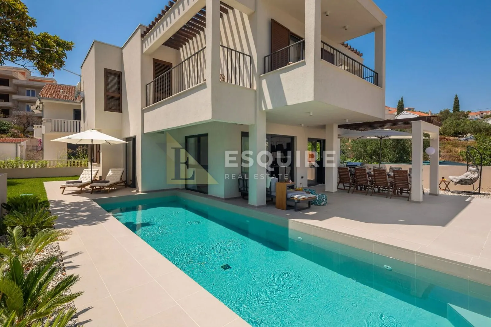 split luksuzna vila 2. red uz pješćanu plažu - slika 5