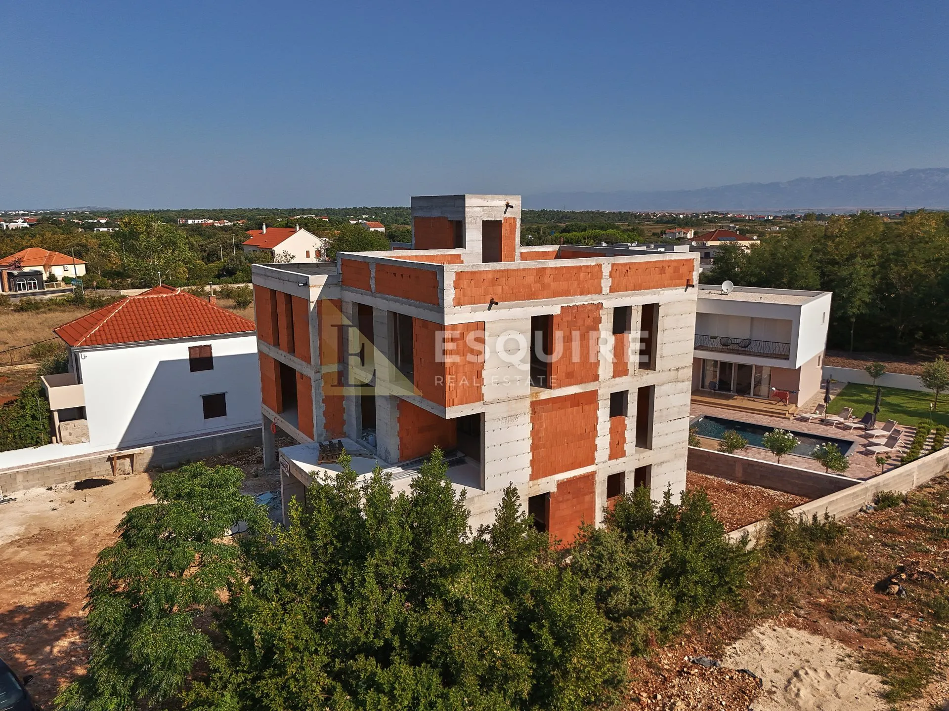 zaton – prostrani apartman s vrtom i terasom u mirnom okruženju!! - slika 3