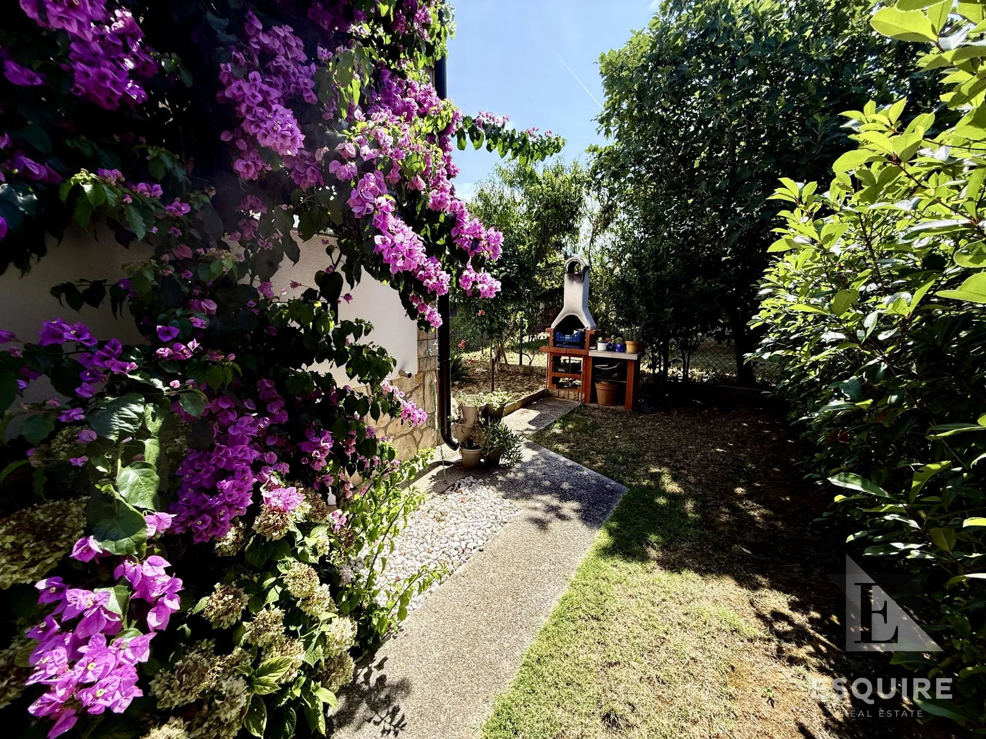 privlaka – škrapavac, namještena kuća s tri stana, 500 m od mora - slika 7