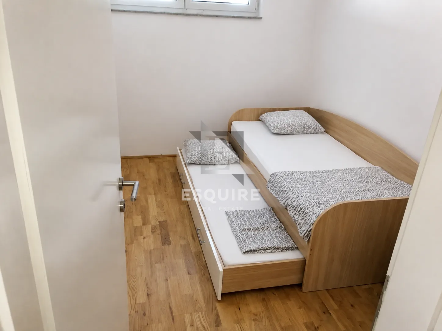 privlaka – namješten apartman c2 u prizemlju s velikim vrtom, 90 m od mora!! - slika 11