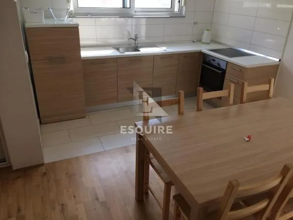 privlaka – namješten apartman u prizemlju s velikim vrtom, 90 m od mora!! - slika 3
