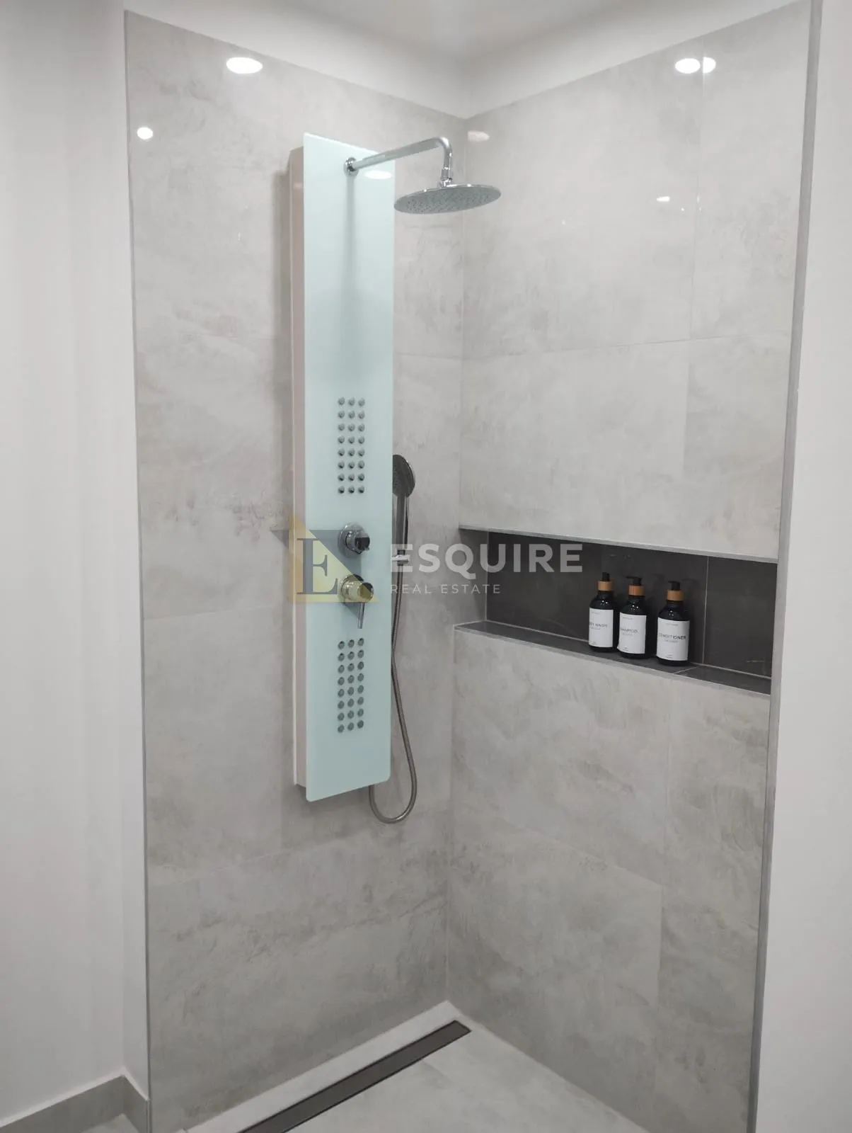 privlaka - kuća sa dvije stambene jedinice 80m od mora - 140m2 - slika 9