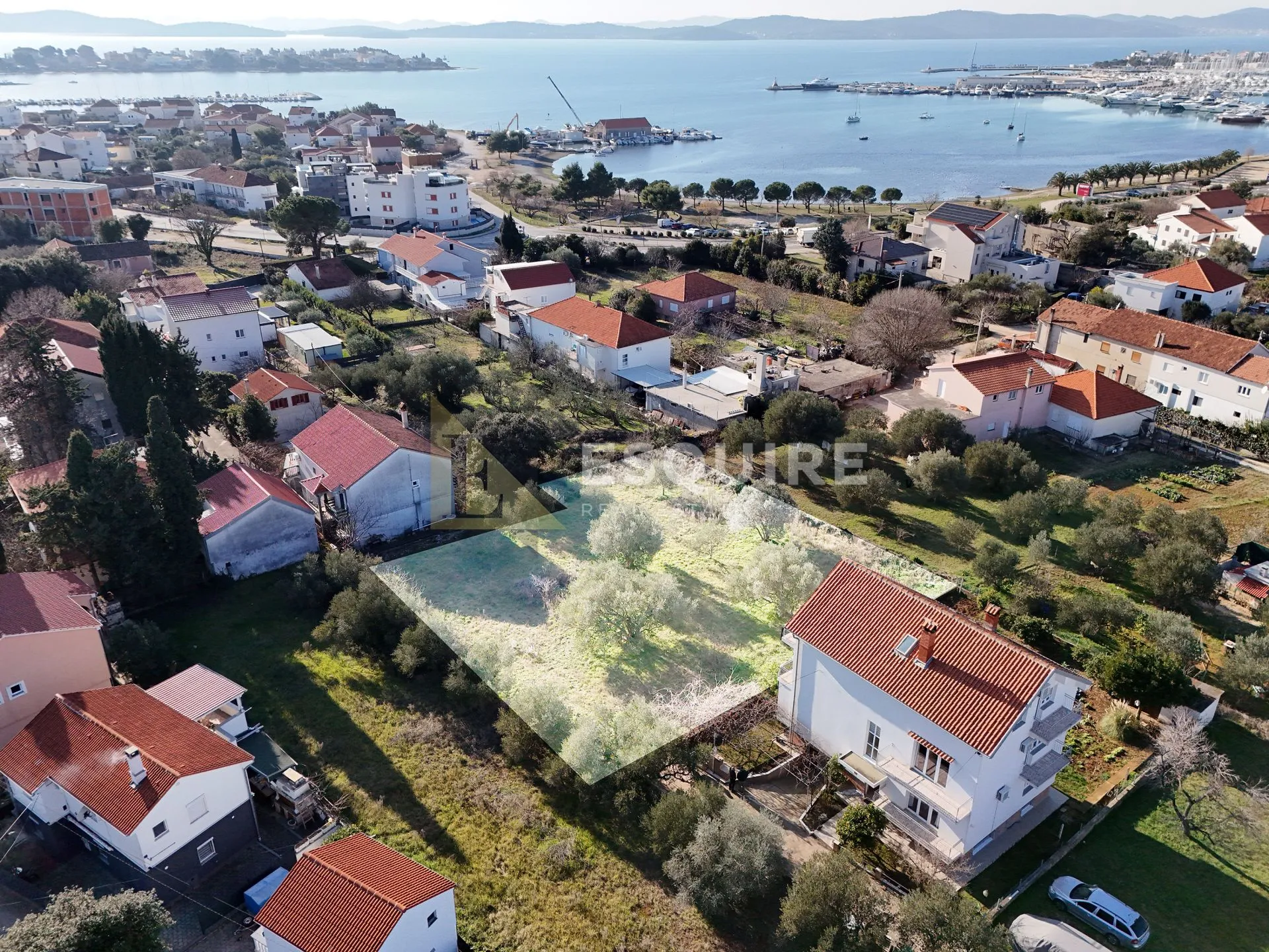 SUKOŠAN - Atraktivno građevisko zemljište, blizina mora - 1348m2