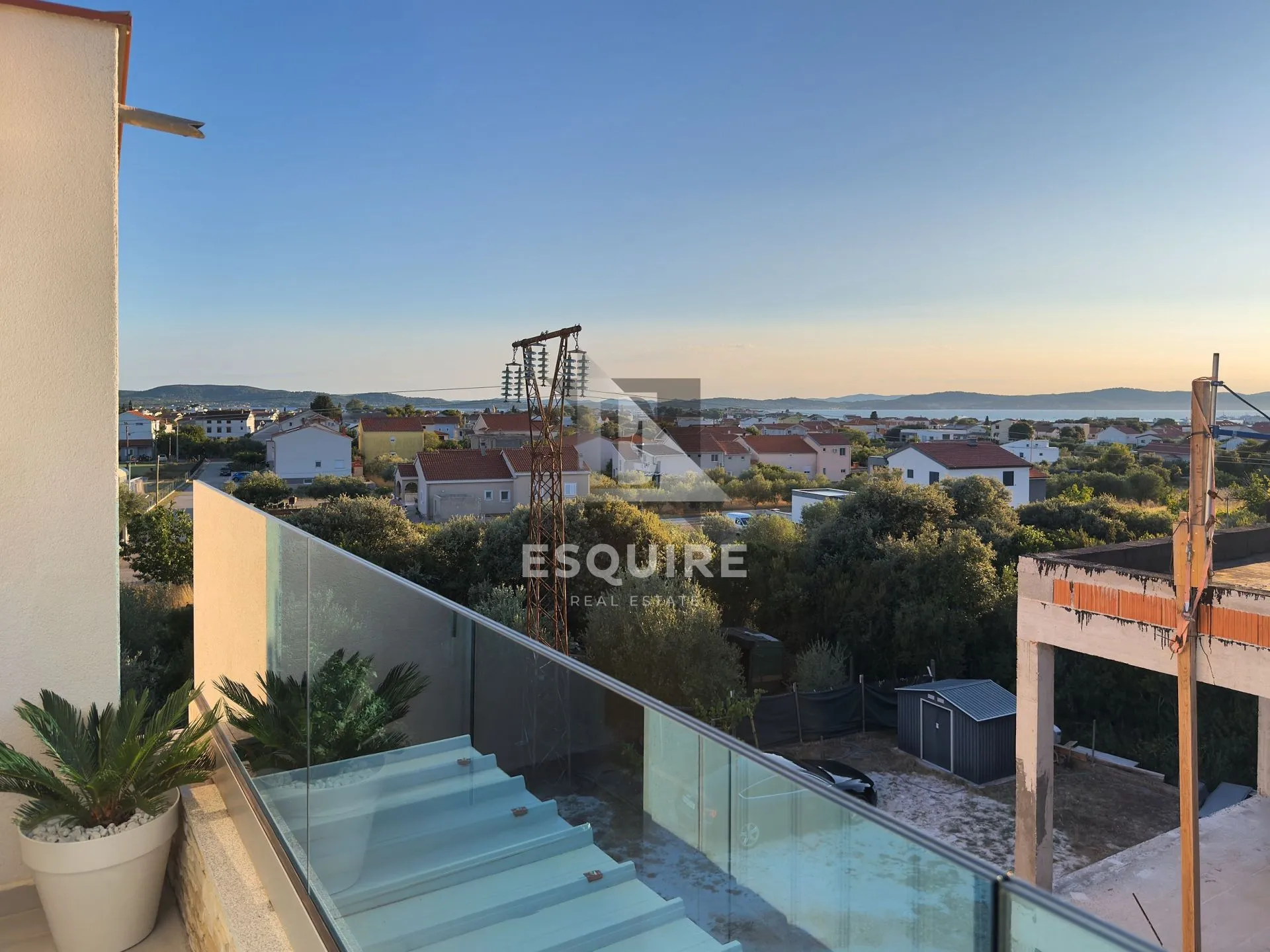 zadar - sukošan dvije stambene jedinice s uređenom krovnom terasom!! - slika 21