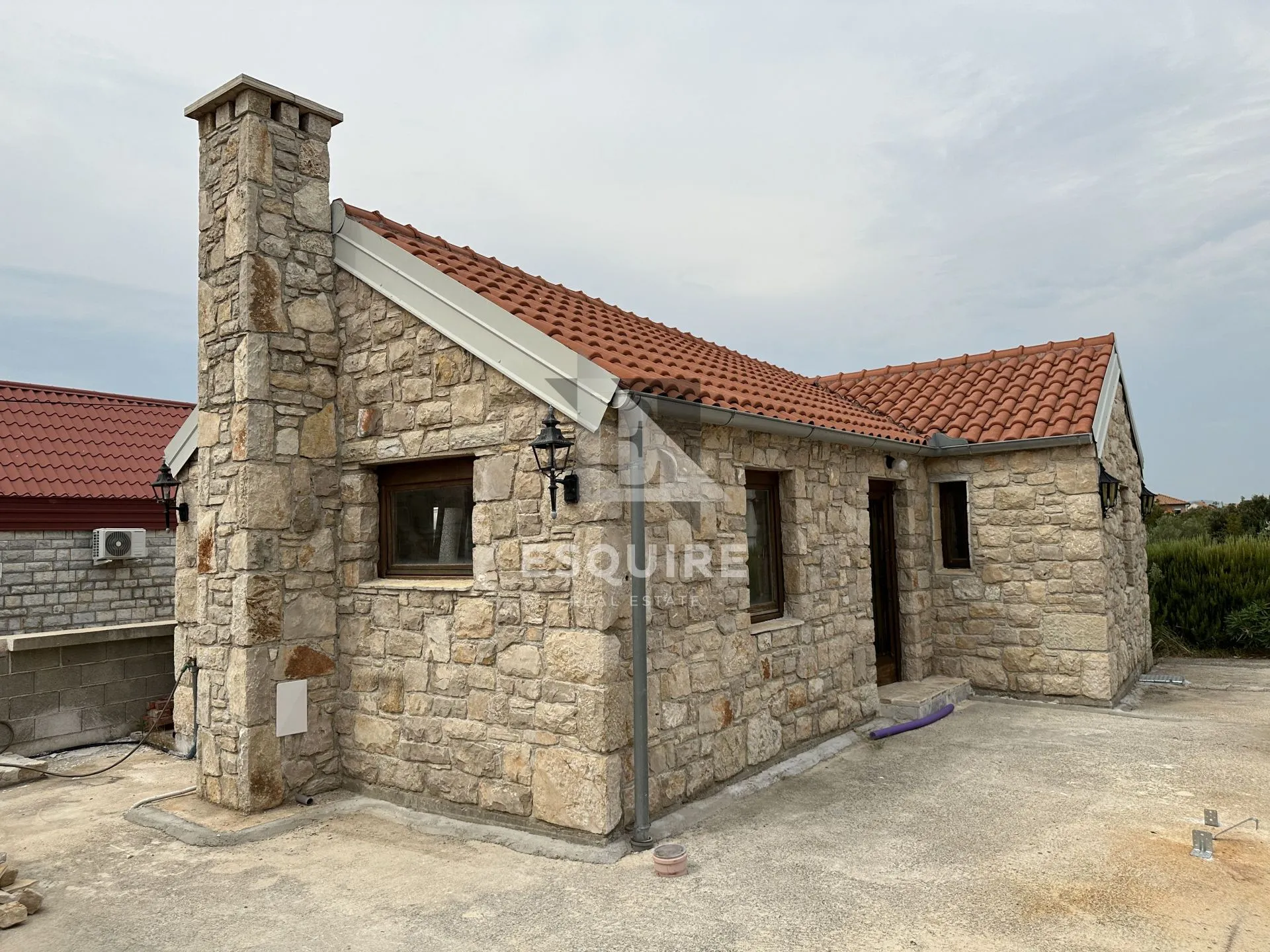 donja jagodnja - apartmanska kuća s bazenom - 540m2 - slika 34