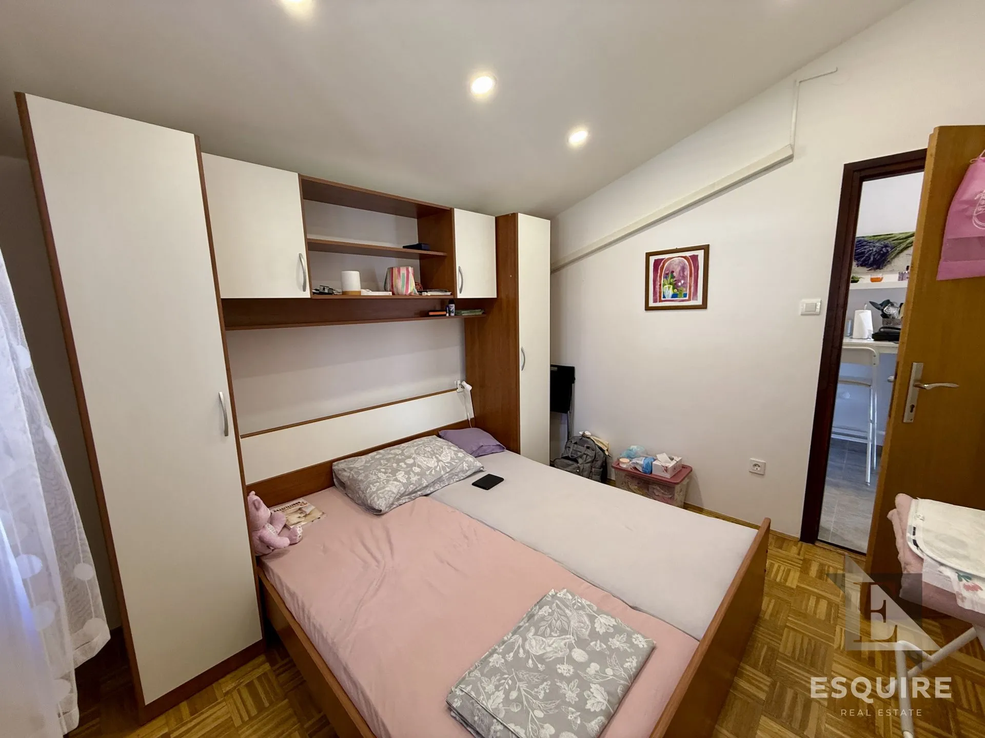 privlaka – škrapavac, namještena kuća s tri stana, 500 m od mora - slika 18