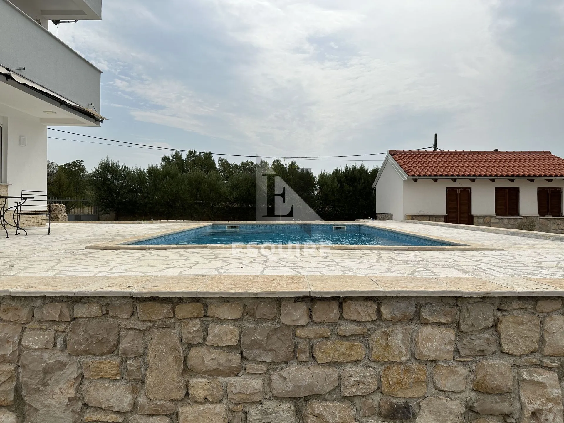 donja jagodnja - apartmanska kuća s bazenom - 540m2 - slika 38