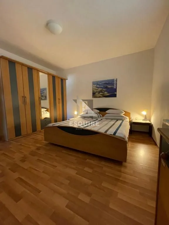 ljubač - samostojeća kuća s velikom okućnicom 1. red do mora - 702m2 - slika 17