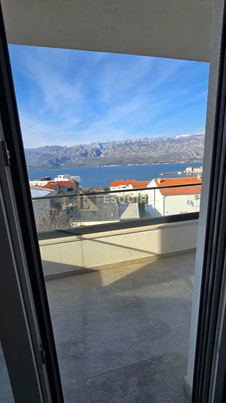 vinjerac - trosoban penthouse s krovnom terasom i panoramskim pogledom na more!! - slika 2