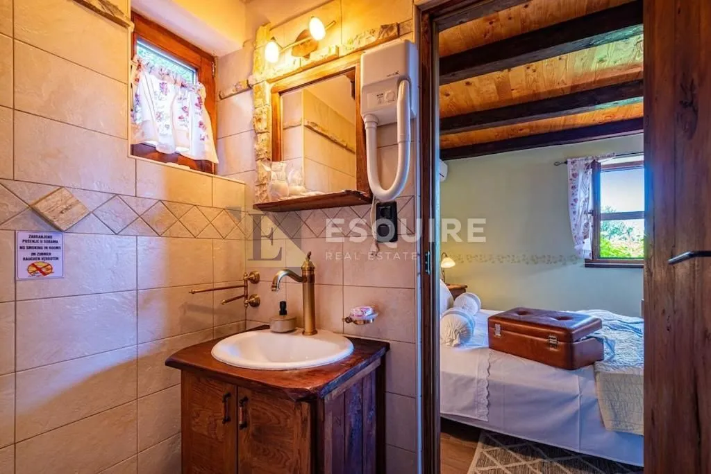 posedarje - vila s bazenom uz more- 2.redo od mora - slika 32