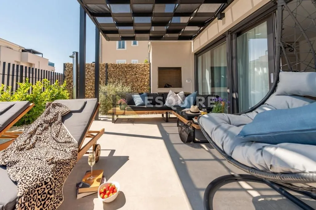 privlaka - duplex vila s bazenom 3. red od mora - 190m2 - slika 7