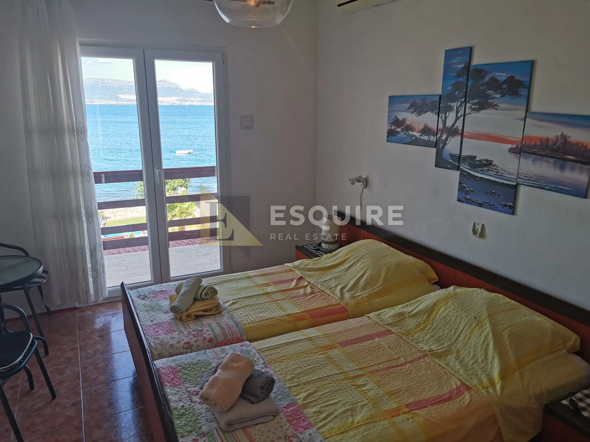 čiovo - slatine villa u prvom redu do mora - slika 25
