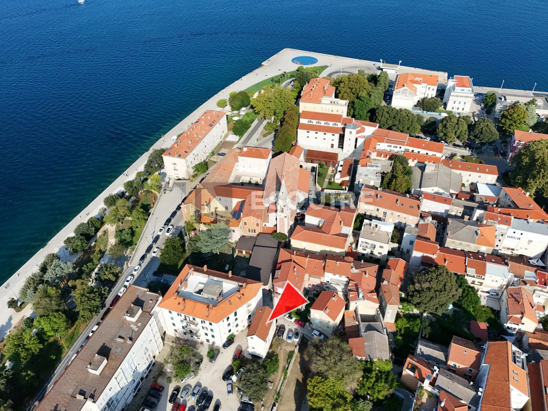 zadar - zgrada u centru stare jezgre grada sa 6 apartmana i 2 poslovna prostora - slika 3