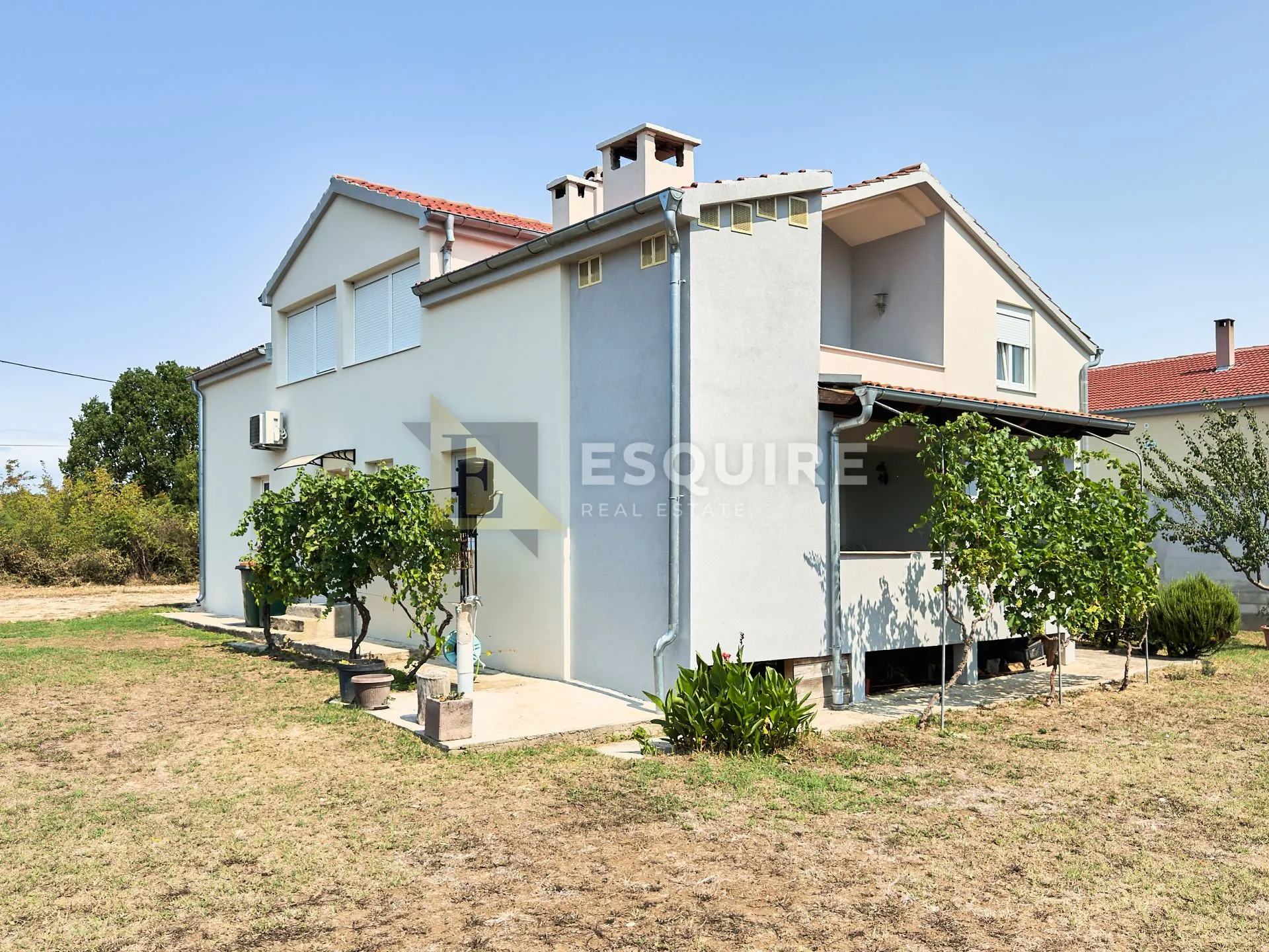 zemunik donji - samostojeća katnica s velikim dvorištem - 260m2 - slika 26