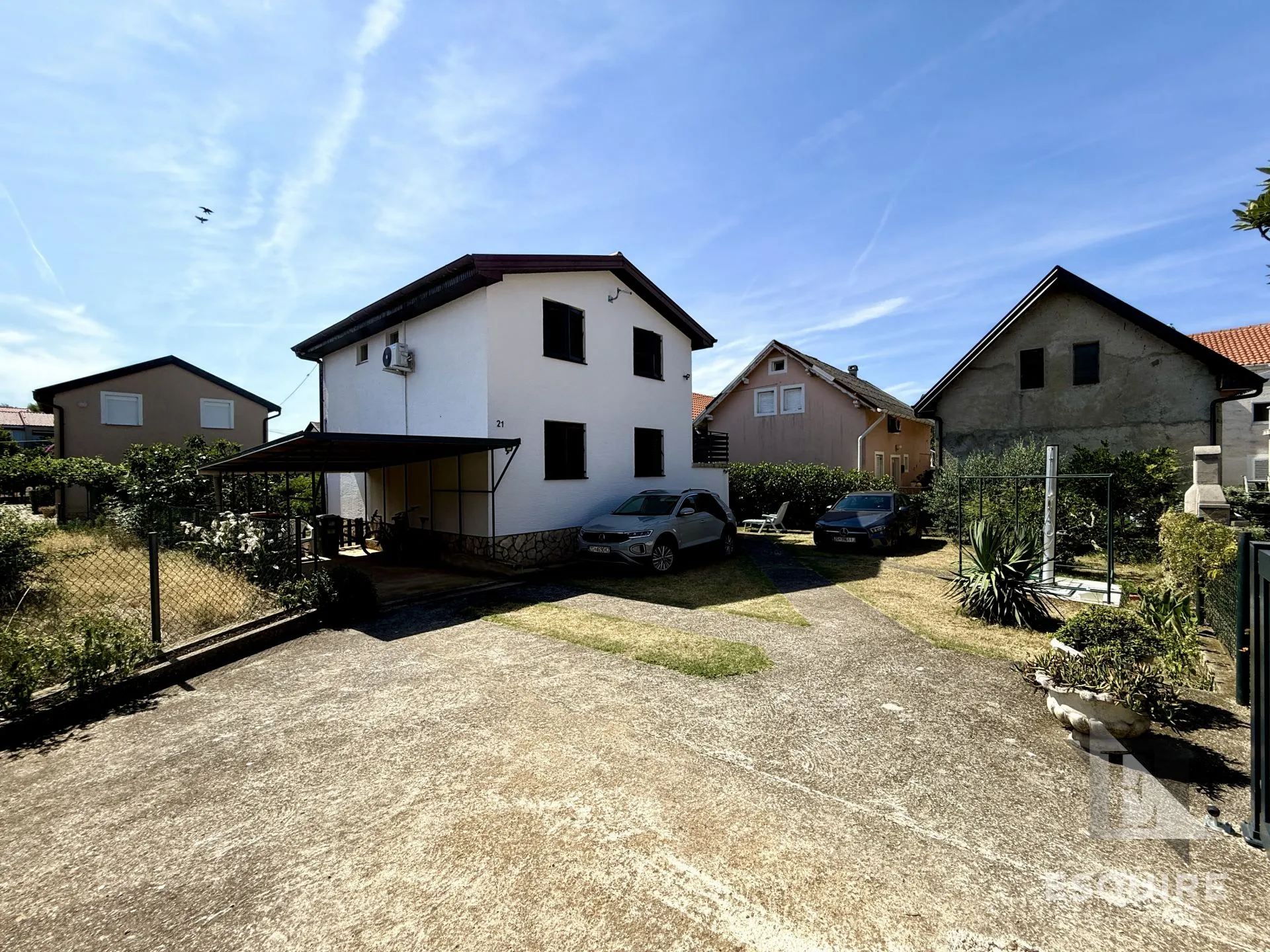 privlaka – škrapavac, namještena kuća s tri stana, 500 m od mora - slika 2