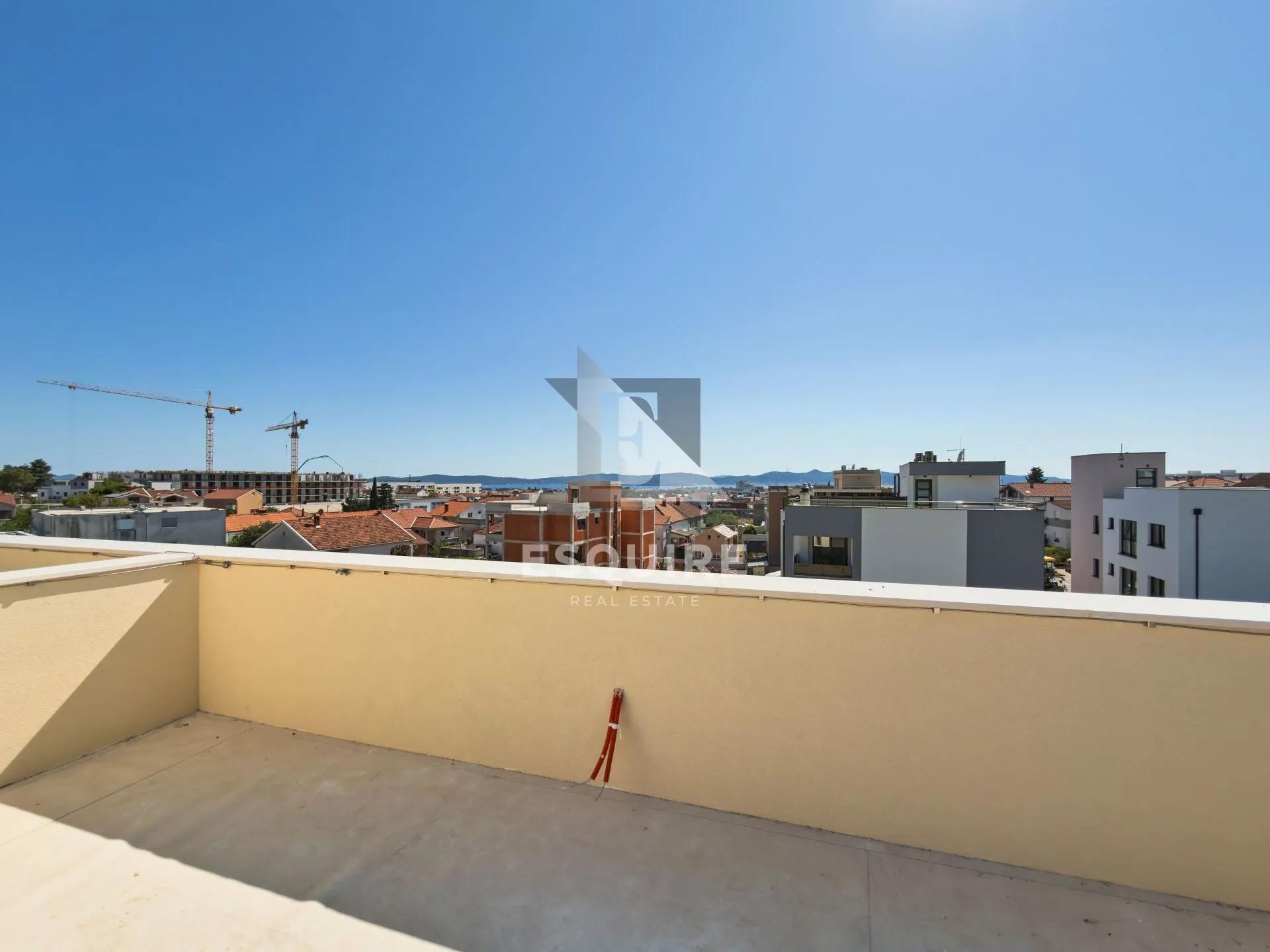 zadar - bili brig dvosoban penthouse s5 na 2. katu - 85m2 - slika 18