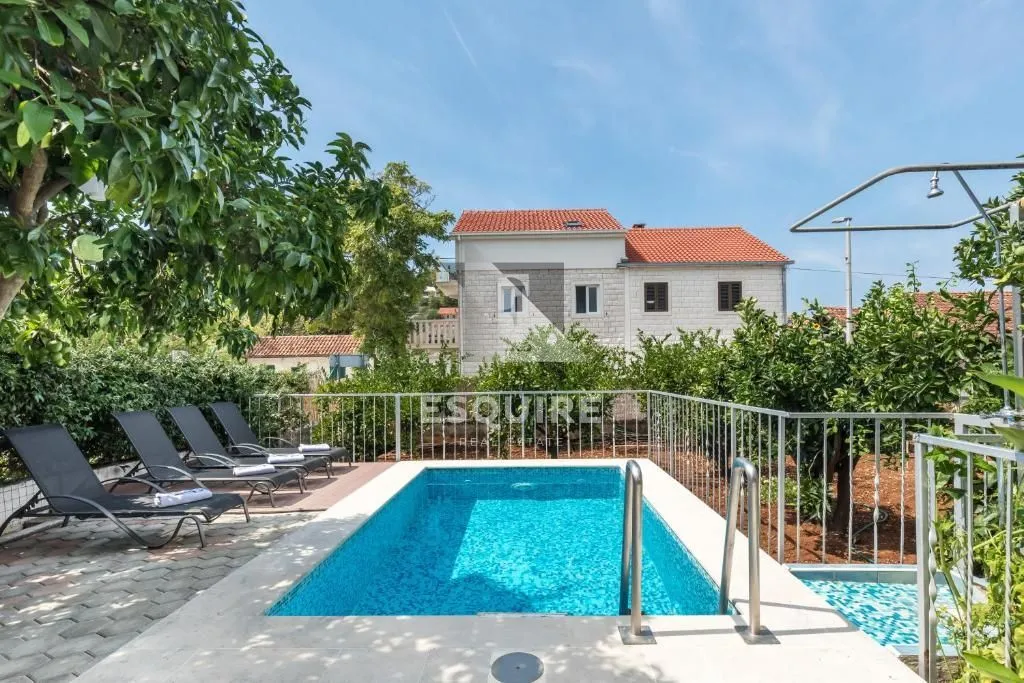brač - sutivan - kuća sa dvije stambene jedinice i bazenom - 425m2 - slika 32