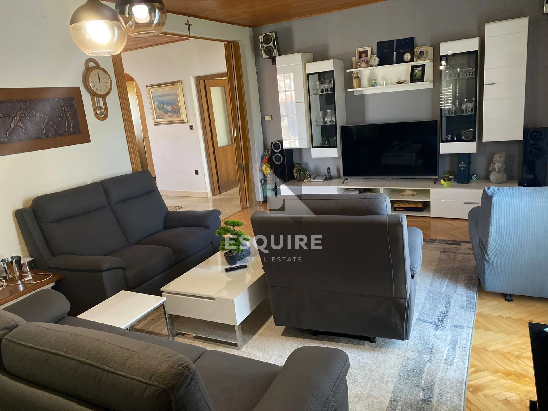 brač - sutivan - kuća sa dvije stambene jedinice i bazenom - 425m2 - slika 27
