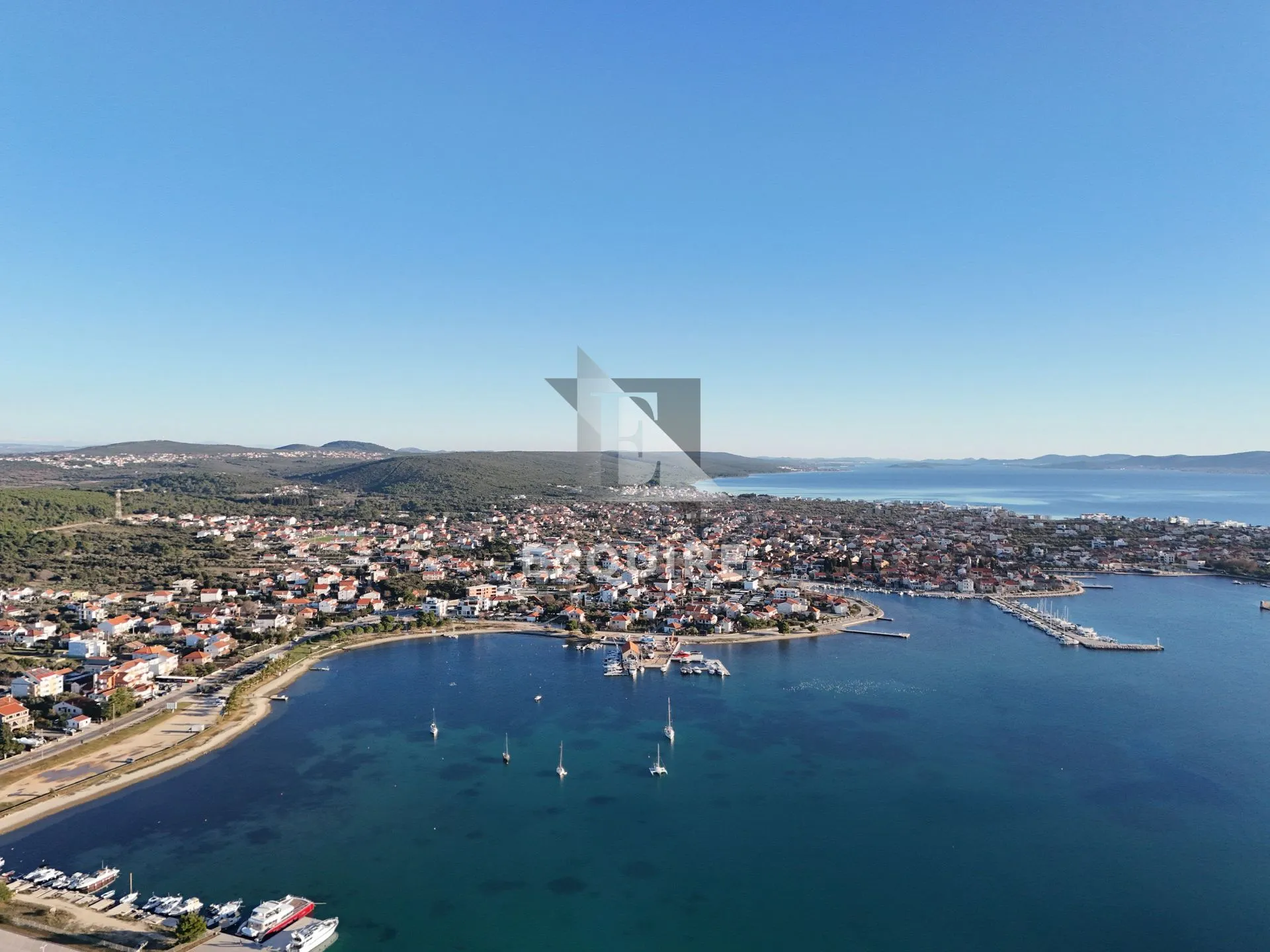 sukošan - građevinsko zemljište 200m od mora - 1100m2 - slika 3