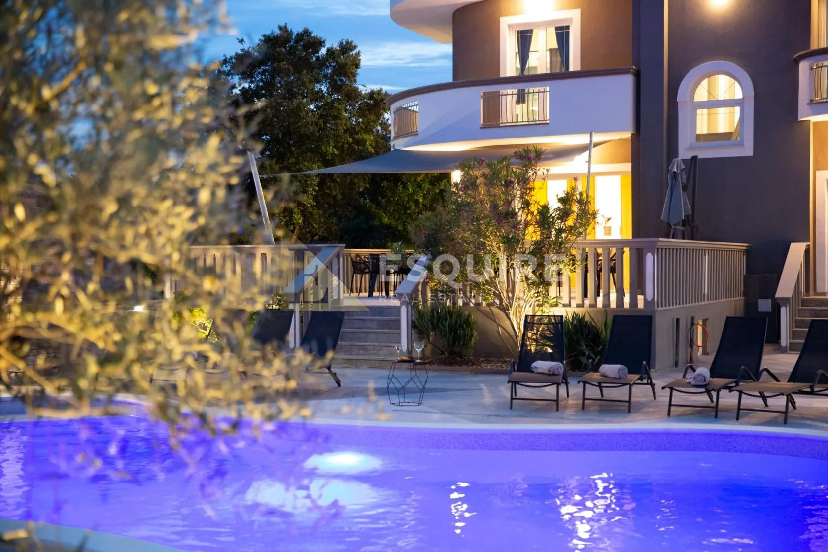 zaton - luksuzna vila s bazenom, 8 spavaćih soba - 385m2 - slika 7