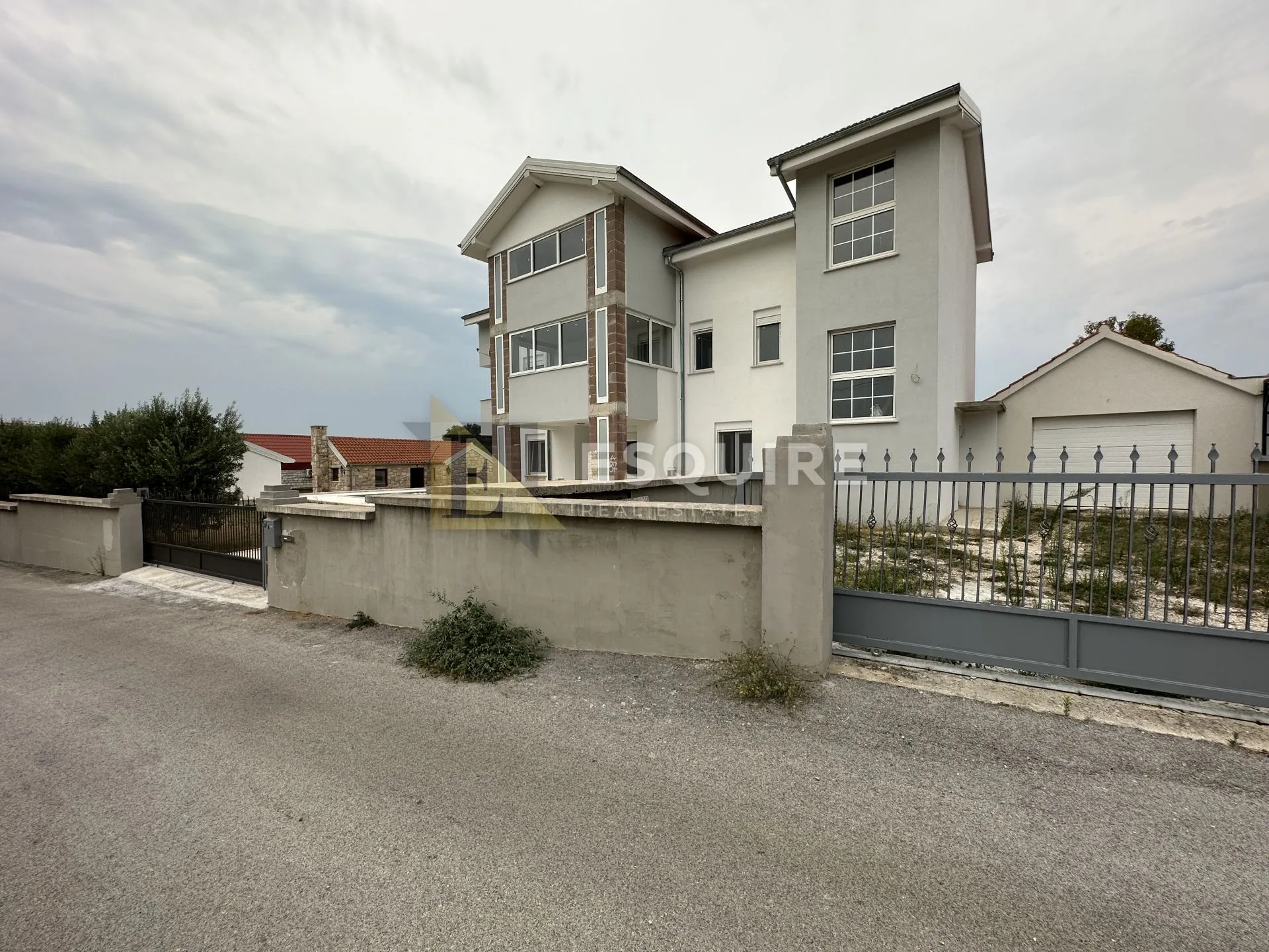 donja jagodnja - apartmanska kuća s bazenom - 540m2 - slika 30
