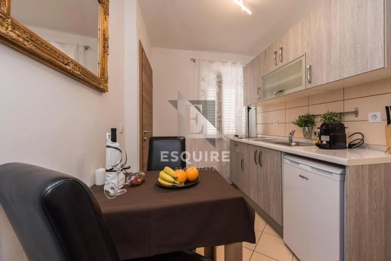zadar - zgrada u centru stare jezgre grada sa 6 apartmana i 2 poslovna prostora - slika 36