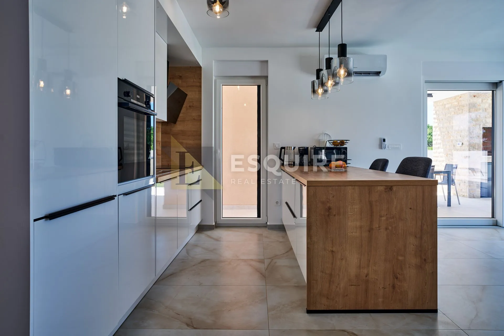 nin - žerava - moderna trosobna vila s bazenom - 188m2 - slika 22