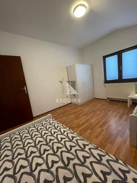 ljubač - samostojeća kuća s velikom okućnicom 1. red do mora - 702m2 - slika 10