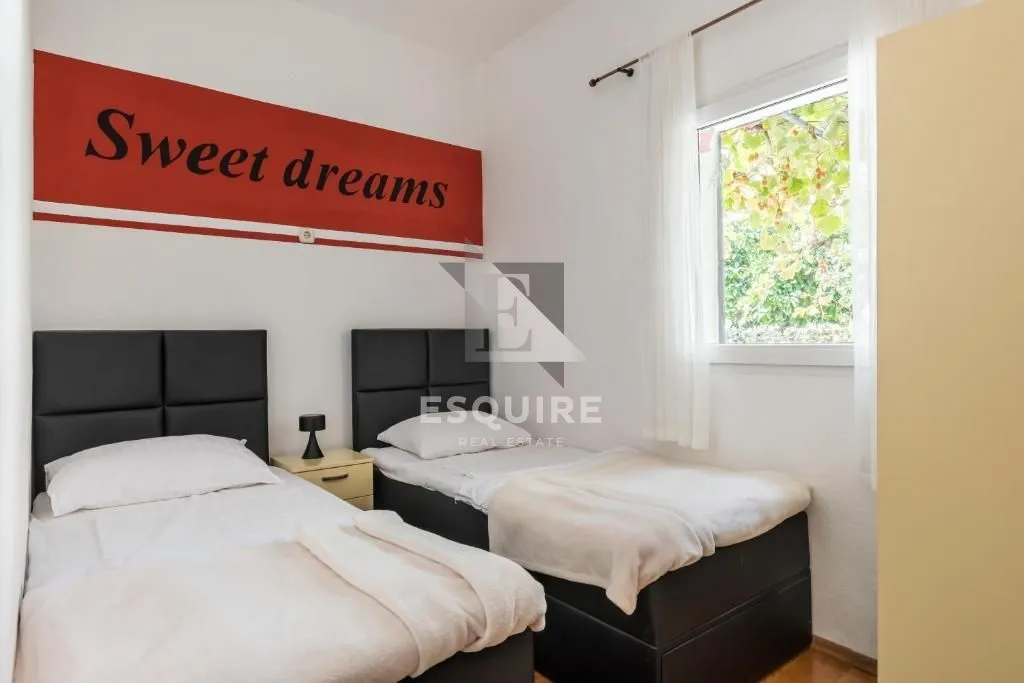 brač - sutivan - kuća sa dvije stambene jedinice i bazenom - 425m2 - slika 8