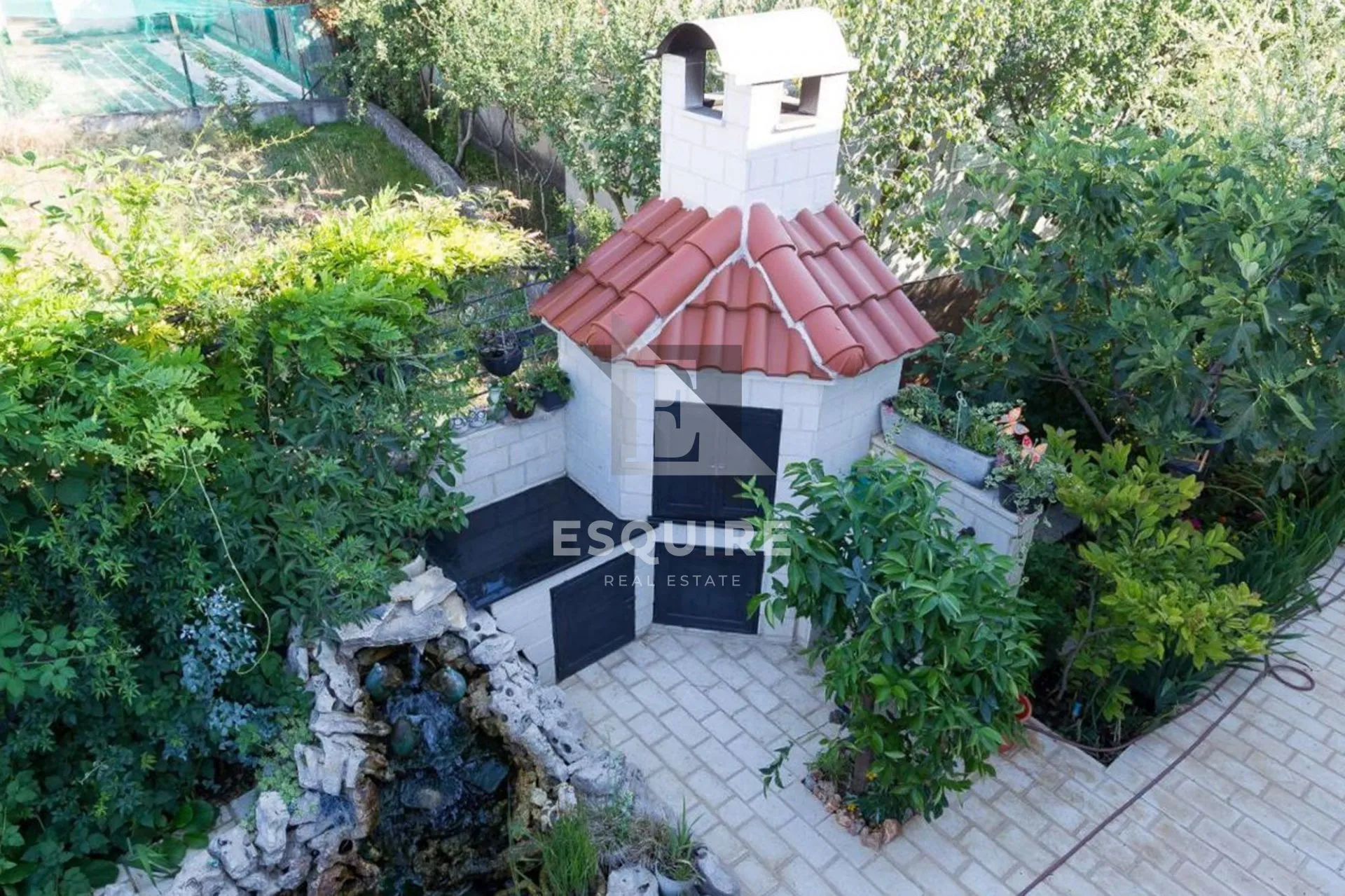 sukošan - kuća sa tri stana ukupne stambene površine - 345m2 - slika 22