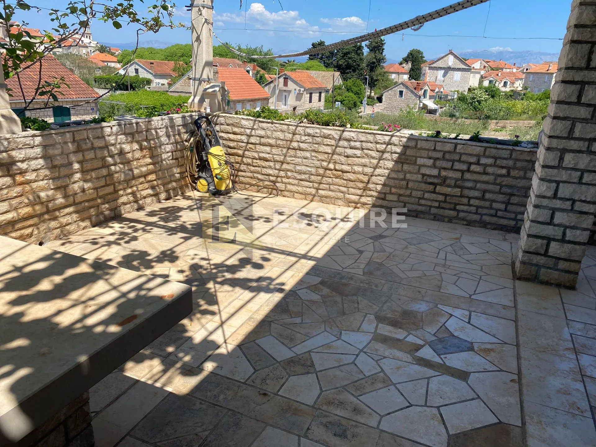 brač - sutivan - kuća sa dvije stambene jedinice i bazenom - 425m2 - slika 15