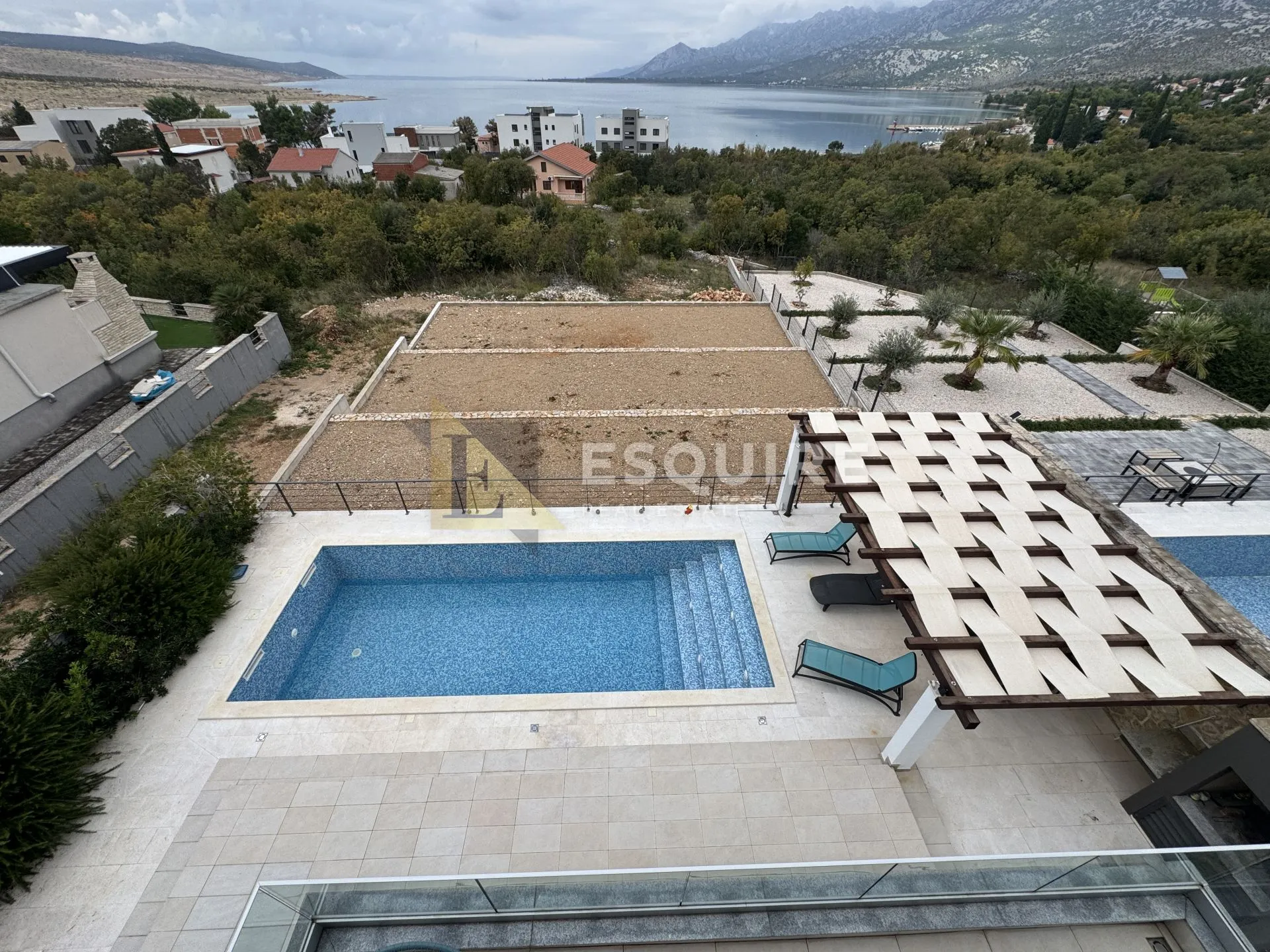 rovanjska - vila katnica s bazenom i velikim vrtom u blizini mora - 270m2 - slika 3