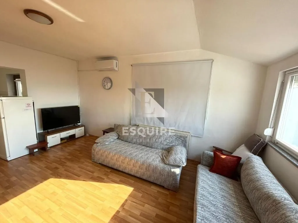 ljubač - samostojeća kuća s velikom okućnicom 1. red do mora - 702m2 - slika 6