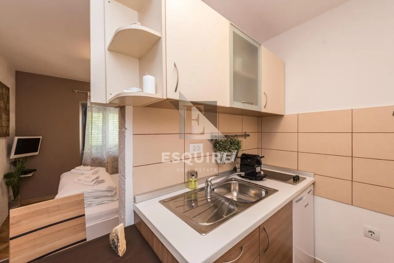 zadar - zgrada u centru stare jezgre grada sa 6 apartmana i 2 poslovna prostora - slika 15